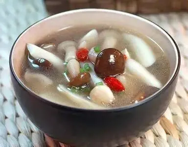 秋季養(yǎng)生,重在“潤”字 秋季養(yǎng)生,重在“潤”字